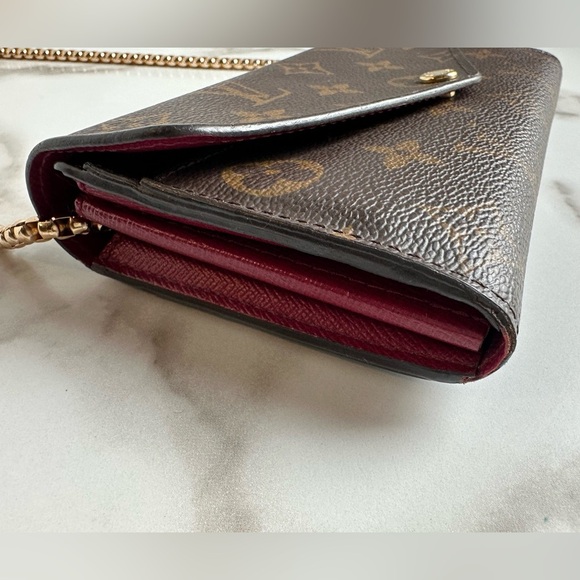 Authentic Louis Vuitton Sarah Wallet on chain w/COA - Picture 7 of 11